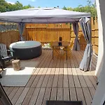 Konukevi L'entre Nous, Piscine Et Jacuzzi Prive 4*