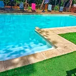 L'entre Nous, Piscine Et Jacuzzi Prive Konukevi