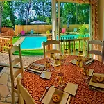 Konukevi L'entre Nous, Piscine Et Jacuzzi Prive 4*