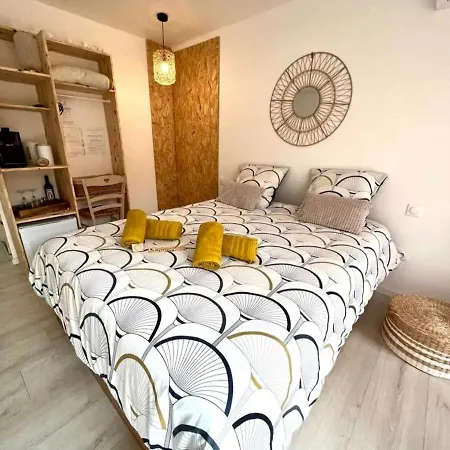 L'entre Nous A Guest house