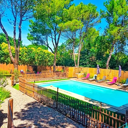 L'entre Nous, Piscine Et Jacuzzi Prive Konukevi 4*