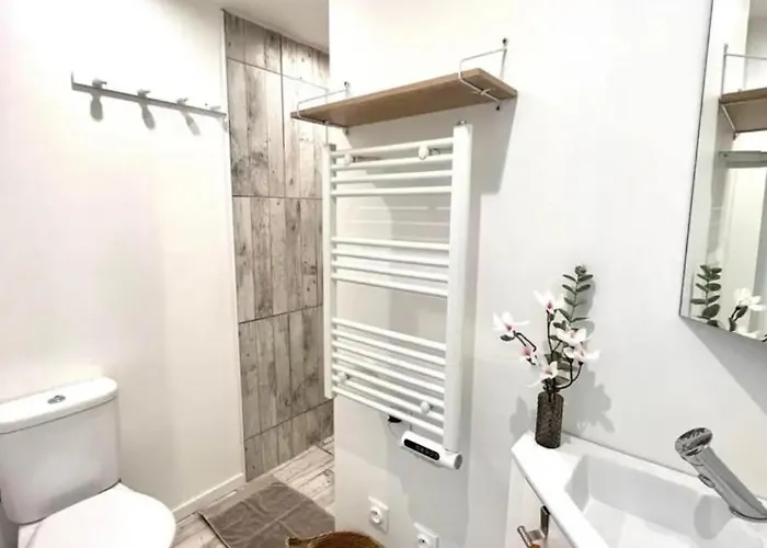 ゲストハウス L'entre Nous A 4*